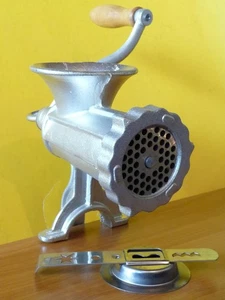 FLEISCHWOLF aus GUSSEISEN MANUELL Gr.8 Handkurbel + Aufsatz Spritzgebäck   12238 - Bild 1 von 9