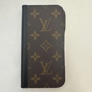 Louis Vuitton Auténtica Funda Folio iPhone 16 Pro Exclusiva de Japón M12539 Sin Caja - Imagen 1 de 6