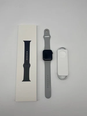 Apple Watch Series 5 44mm Space Gray Aluminum Case + BUNDLE - Image 1 of 4