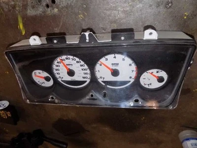 Aglomerado de velocímetro excluindo SRT4 MPH com tacômetro compatível com 03-05 NEON 145478 - Imagem 1 de 2