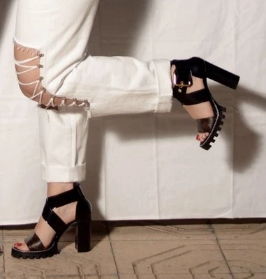 Сандалии с монограммой Louis Vuitton Star Trail размер 38,5 отличное состояние товара - Изображение 1 из 2