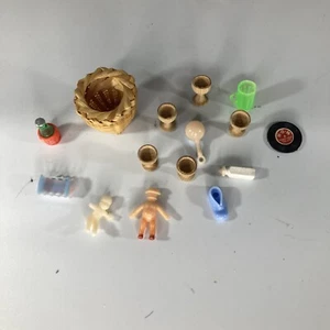 Konvolut Zubehör Maßstab 1/6 Figuren Dioramen Korb Babyflasche Schallplattenbecher - Bild 1 von 12