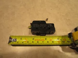 UNIMAX 2HBY108-05 LIMIT SWITCH, L0201 - Picture 1 of 3