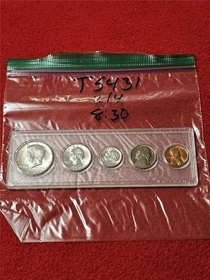 1964-P 5 Coin UNCIRCULATED Silver Set.  In Plastic/Acrylic Holder         #T5431 - Image 1 of 2