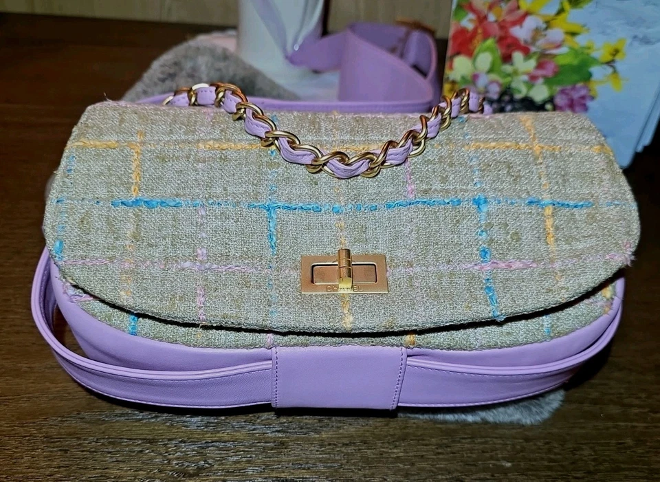 Auth Chanel Tweed Chain Shoulder Cross Body Bag Gold Fittings Leather Strap  - Image 1 of 4