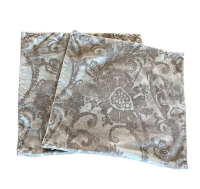 套装/2 陶器 Barn-Scarlett 天鹅绒枕头套 22 英寸中性 — 第 1/4 张图片