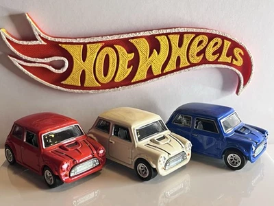 2012 HOT WHEELS RETRO ENT. THE ITALIAN JOB MORRIS MINI COOPER RED, WHITE & BLUE! - Image 1 of 4