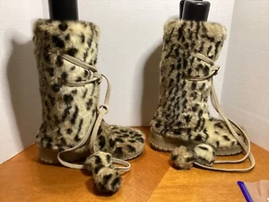 Colin Stuart Leopard Pom Pom Boots Victorias Secret Size 7 NWOT - Picture 1 of 5