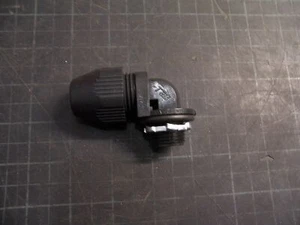 THOMAS & BETTS LT 590 3/8" 90 GRAD FLÜSSIGKEITSDICHTER NICHTMETALLISCHER STECKER 8 STÜCK - Bild 1 von 5
