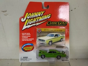 PLYMOUTH DUSTER 1971 GREEN CLASSIC GOLD 1:64 JOHNNY LIGHTNING - Imagen 1 de 2