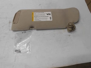 2003 - 2006 SILVERADO SIERRA TAHOE SUBURBAN SUN VISOR SHADE RH PASSENGER SHALE - Bild 1 von 12