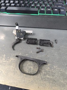 Knight MK-85 Muzzleloader Rifle Trigger Guard With Screws Mounts - Picture 1 of 8