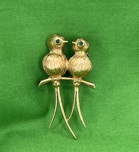 14K YG Lovebird Brooch/Pin With Emerald - Picture 1 of 10