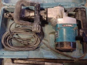 Makita HM1211B Demolition Hammer, 3/4" Hex, 10A, 2000BPM - Picture 1 of 5