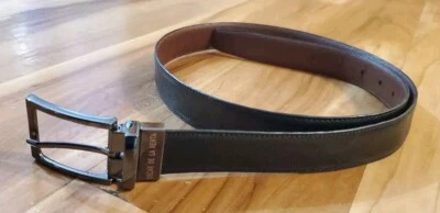 Oscar De La Renta Cinturón Cuero Reversible M/L Negro y Marrón Foto 1 de 4