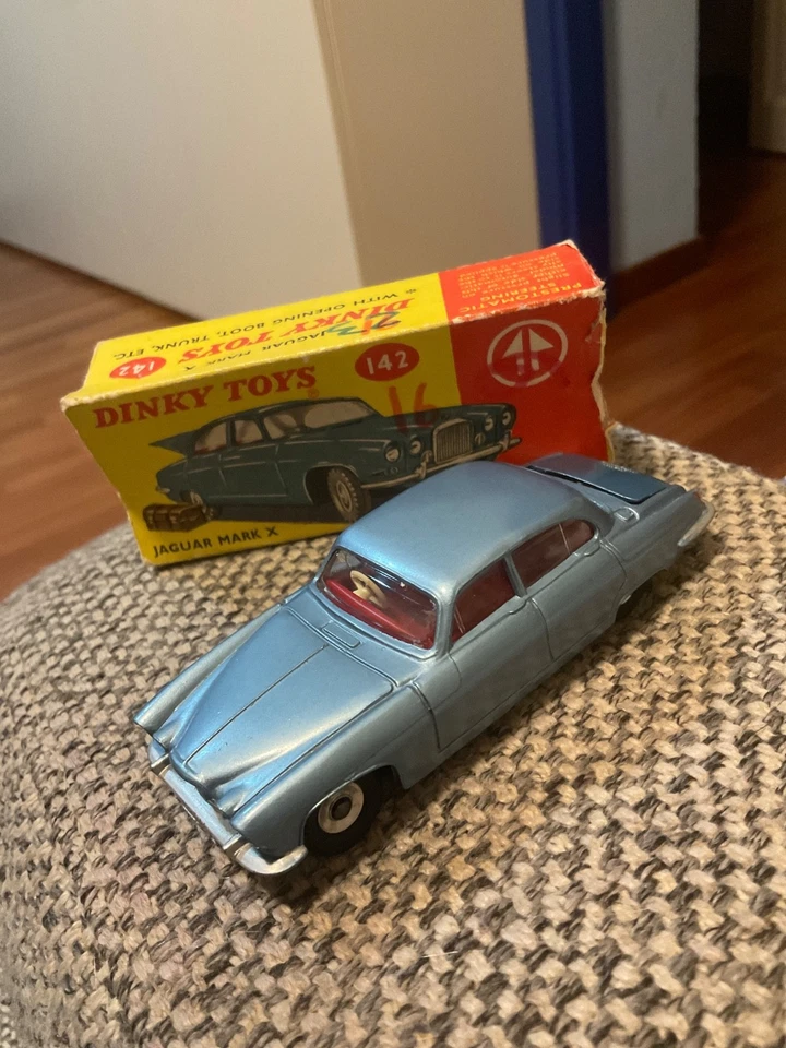 Dinky Toys Jaguar Mark X Ref 142 No Solido No Corgi No Mercury No Norev No CIJ - Immagine 1 di 4