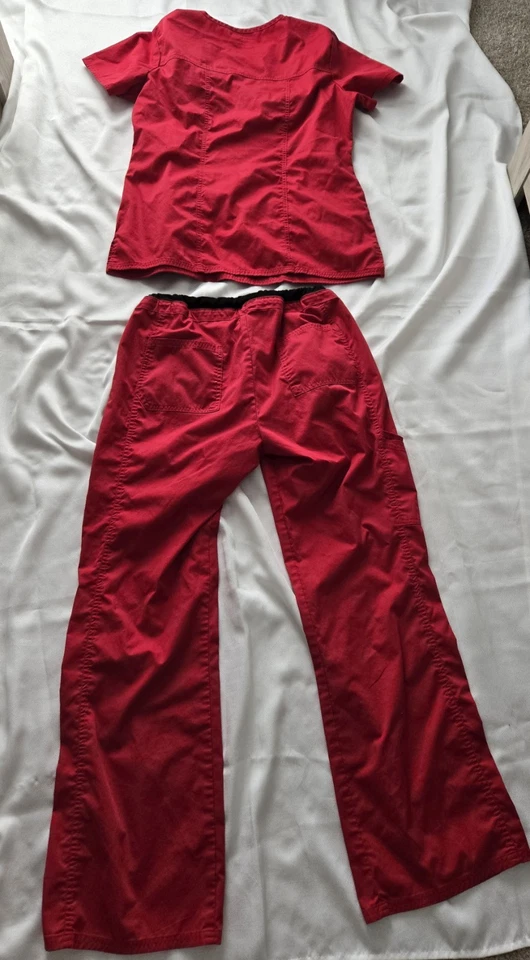 Juego de fregado Cherokee Workforce rojo medio Foto 1 de 4