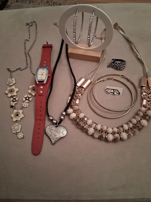 ✨Mystery Schmuck Tüte Wundertüte Uhr Modeschmuck Gold Perlen steine Konvolut ✨🎁 - Bild 1 von 4