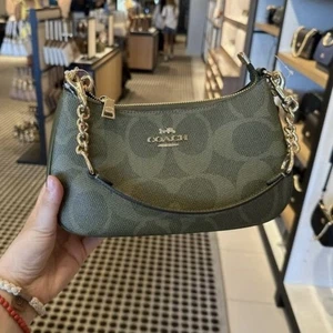 Bolso de hombro Coach Teri nuevo con etiquetas en lona exclusiva CAL51 dorado/oliva - Imagen 1 de 15