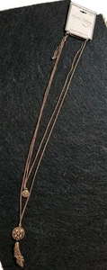 Lange Doppelstrang goldfarbene Kette Halskette mit 2 Metallanhängern Quaste 28 Zoll - Bild 1 von 8