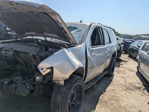 Windshield Wiper Motor Fits 07-14 ESCALADE 560588 - Picture 1 of 12