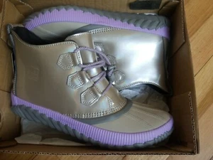 NIB SOREL OUT N ABOUT PLUS WATERPROOF WINTER BOOTS CHROME GRAY Size 7 YOUTH - Picture 1 of 8