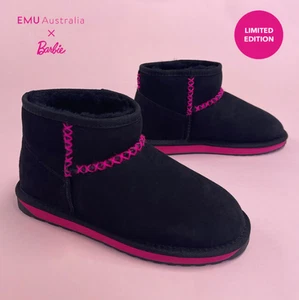 Mini Bota EMU Australia Para Mujer 9 Barbie™ Stinger Micro en Negro/Rosa Barbie - Imagen 1 de 8