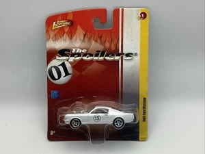 Johnny Lightning White Lightning The Spoilers 01- 1965 Ford Mustang - Picture 1 of 4