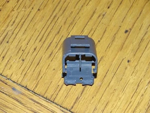 SAAB 900 classic NEW 2 PIN CONNECTOR HOUSING INJECTION SPG AERO CONVERTIBLE - Picture 1 of 3