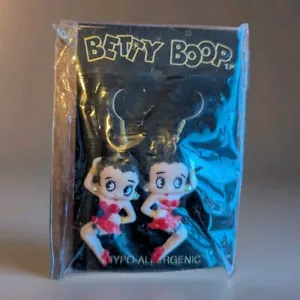 Pendientes Betty Boop Estatuilla Colgante 1 1/2 Pulgadas Nuevo De Colección En Paquete - Imagen 1 de 3
