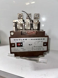 Contactor CUTLER-HAMMER C832KN9 200 AMP 3P 110/120V + NO. Auxiliar usado C320KB8 - Imagen 1 de 5