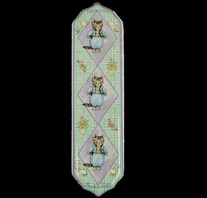 1 x White Porcelain Finger Push Plate Beatrix Potter Tom Kitten Design + 1 FREE - Picture 1 of 3