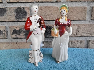 Estatuillas de porcelana coloniales vintage de 6"" de pareja victoriana - Imagen 1 de 11