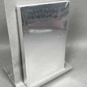 INVADER: In Conversation with Hans Ulrich Obrist 9781911736080 Foil Cover SEALED - Bild 1 von 8