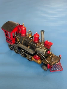 Vecchio treno vintage in metallo rosso arte popolare *** ottimo per NATALE - Foto 1 di 9