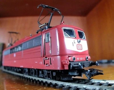Marklin 3343 HO gauge DB BR 151 electric locomotive in red livery - Image 1 of 4