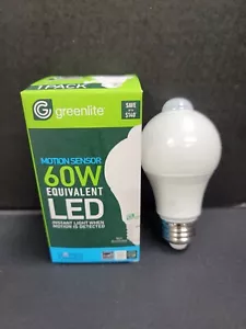 Greenlite 9w Led Motion Sensor Bulb NEW 60W Equivalent A19 Omnidirectional - Picture 1 of 4