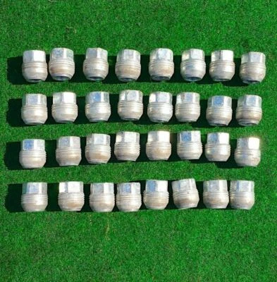 32 OEM Factory THREADED Wheel Lugnuts Genuine GM Lug Nuts Sierra Silverado 2500 - Image 1 of 4