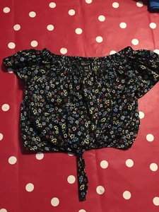 girls 915 new look cropped floral top tie black ditsy print Age 10 11 90s Hippie - Picture 1 of 3