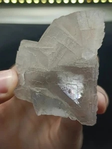74g Naturstein Fluorit Kristall Mineral Präparat mit Regenbogen Einschlüssen - Bild 1 von 14