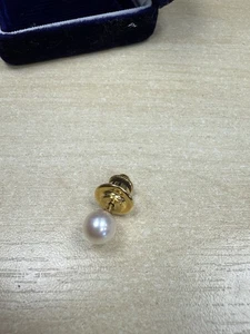 Solid 18k Yellow Gold with Pearl Tie Tack Lapel Pin. Boxed. - Picture 1 of 5