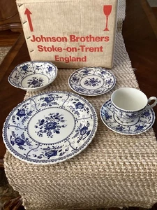 Vintage New Johnson Brothers Blue Indies 20 Pc Dish Set NOS in Box - Picture 1 of 8