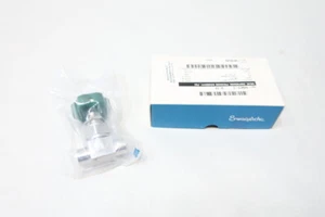 Swagelok SS-DSF4-C5 Manual Stainless Diaphragm Valve 1/4in - Picture 1 of 7