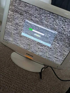 Samsung led HD white 19" TV with remote control With Batterys And Stand - Picture 1 of 8