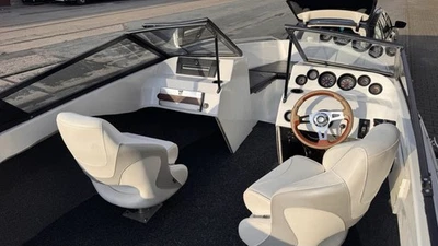 Motorboot Bowrider mit Trailer - Bild 1 von 4