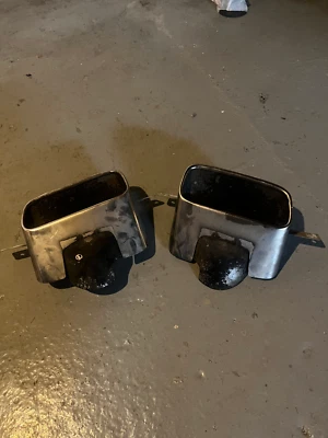 Dodge Challenger 2015-2023 punta de tubo de escape derecha e izquierda OEM Foto 1 de 3