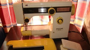 Riccar Nähmaschine Modell 515 FREE ARM mit Fußpedal - Bild 1 von 11