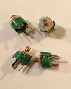 4 CONDENSATEURS AJUSTABLES 4 - 40 pF - 350 V - Foto 1 di 1
