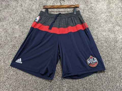 Adidas Shorts Men’s Size Large New Orleans Pelicans NBA Basketball Cover