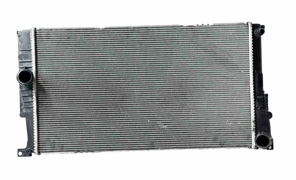 2014-2016 BMW 328D XDRIVE 2.0L - Radiator 7600523 - Image 1 of 4